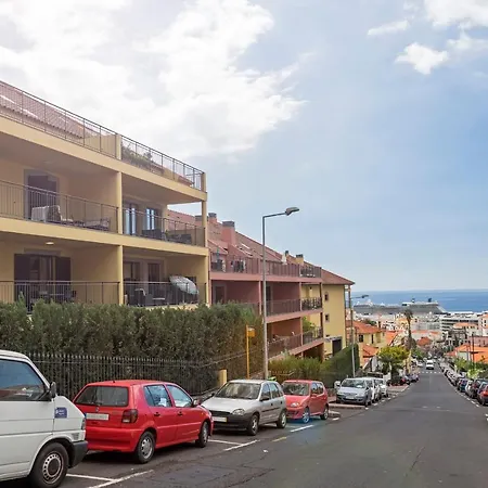 Comboio I By An Island *