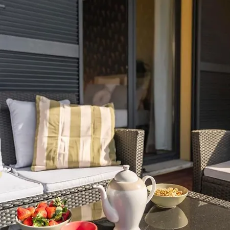 Comboio I By An Island * פונשל