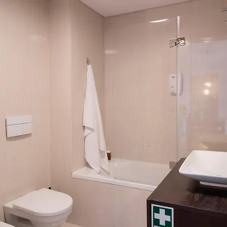 Comboio I By An Island * פונשל