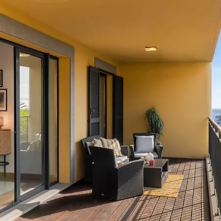 Comboio I By An Island Apartment Funchal (Madeira)