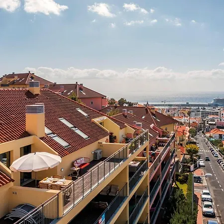 Comboio I By An Island *