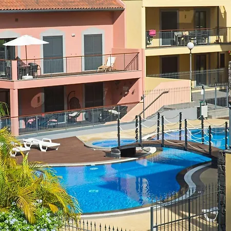 Comboio I By An Island Apartment